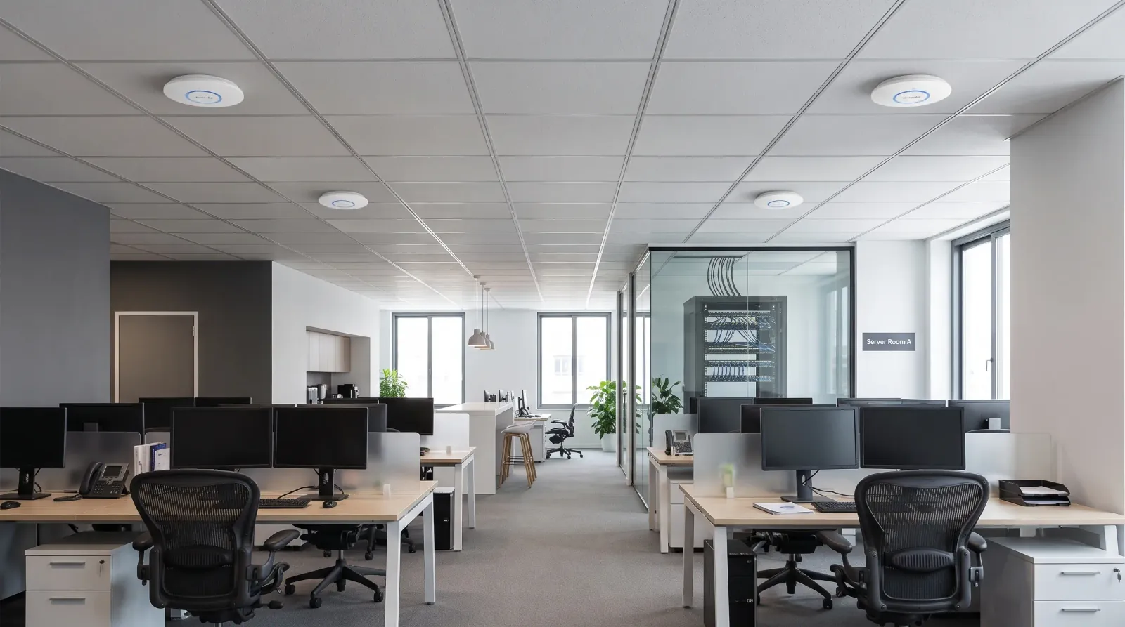 Comparación de cobertura Wi-Fi entre un repetidor y varios access points en una planta